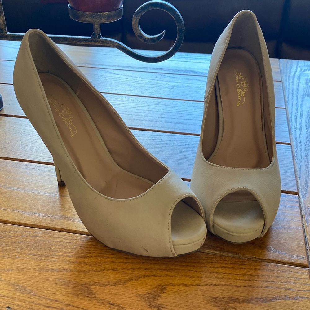 PeepToe Platform Pumps Sz 9